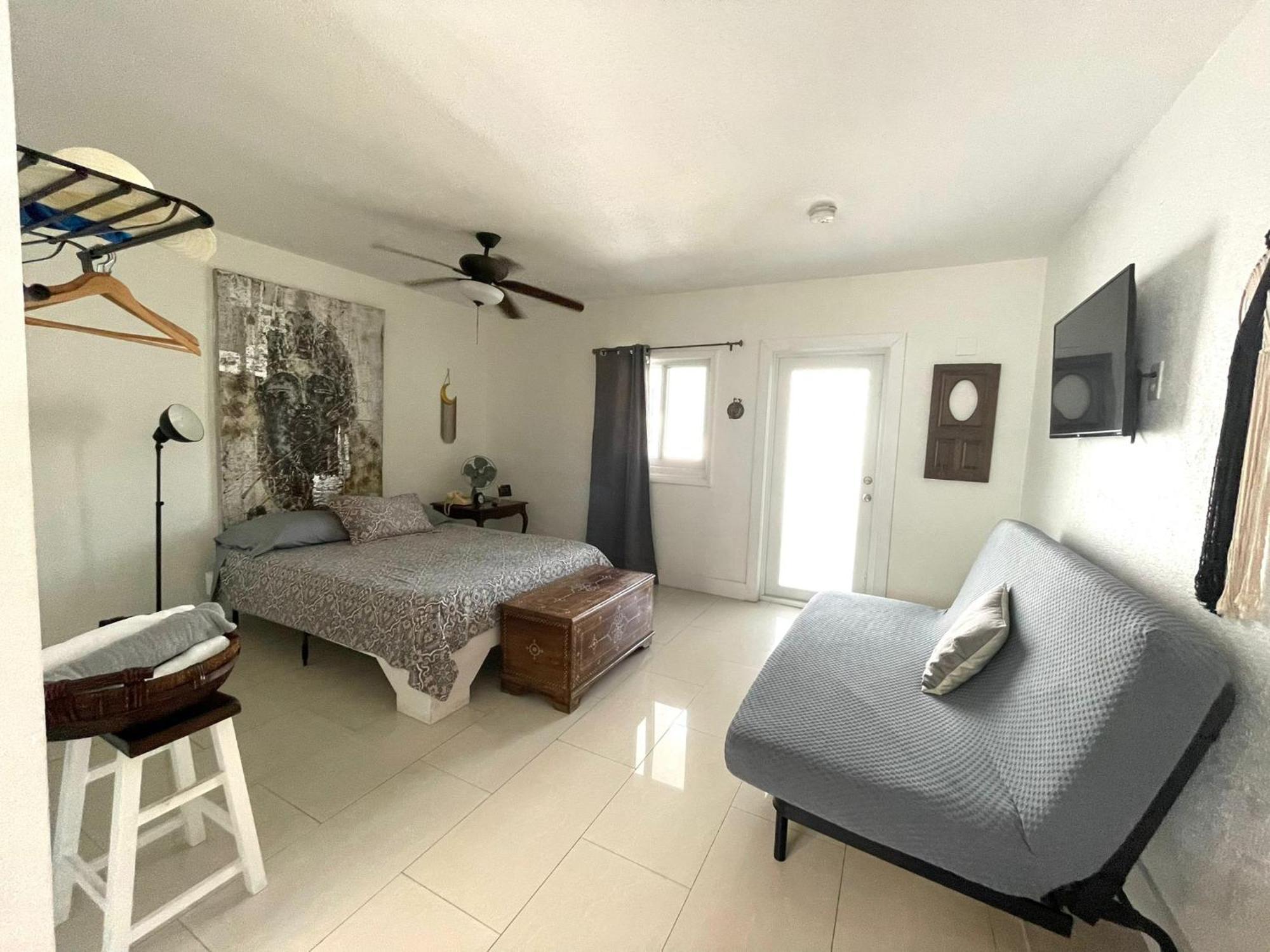 Private Studio Blocks From Coconut Grove Miami Buitenkant foto